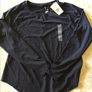 Air In Motion black long sleeve semi fit shirt Extra-large